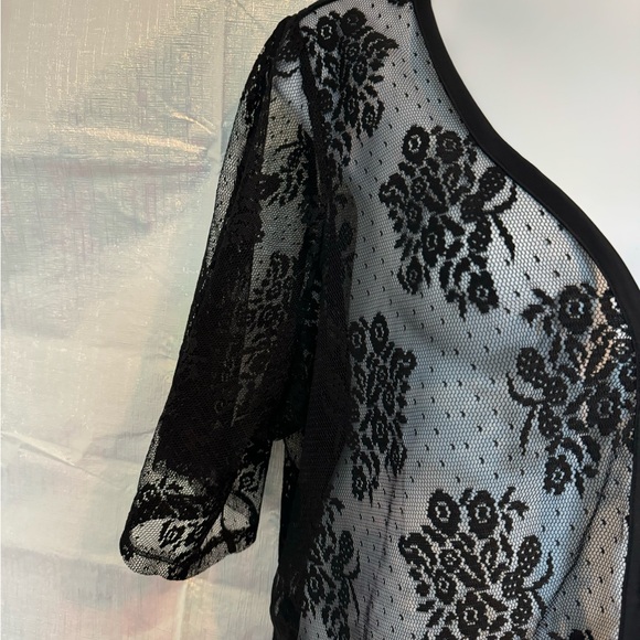 NWT Lane Bryant Lace Peplum Top or Overpiece. Black. Flutter Skeeves. Size 26/28 - Picture 5 of 9